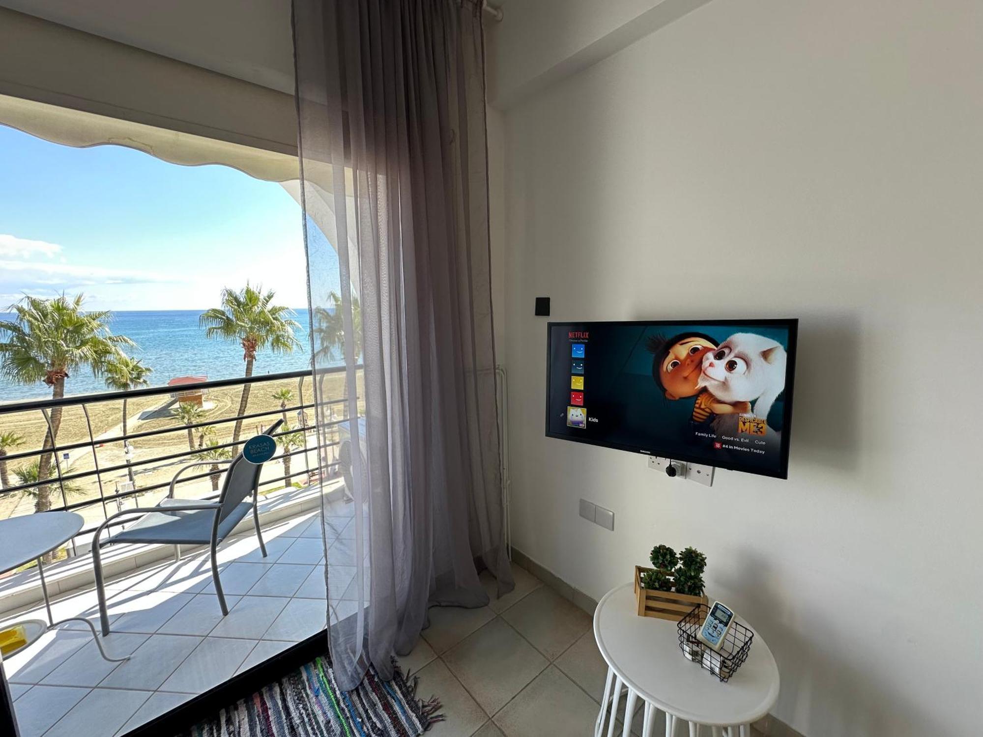 Krasas Beach Larnaca Dış mekan fotoğraf